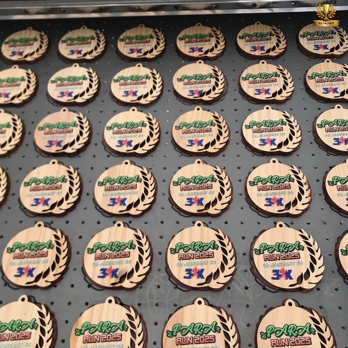 เหรียญรางวัลไม้Wooden Medal 4